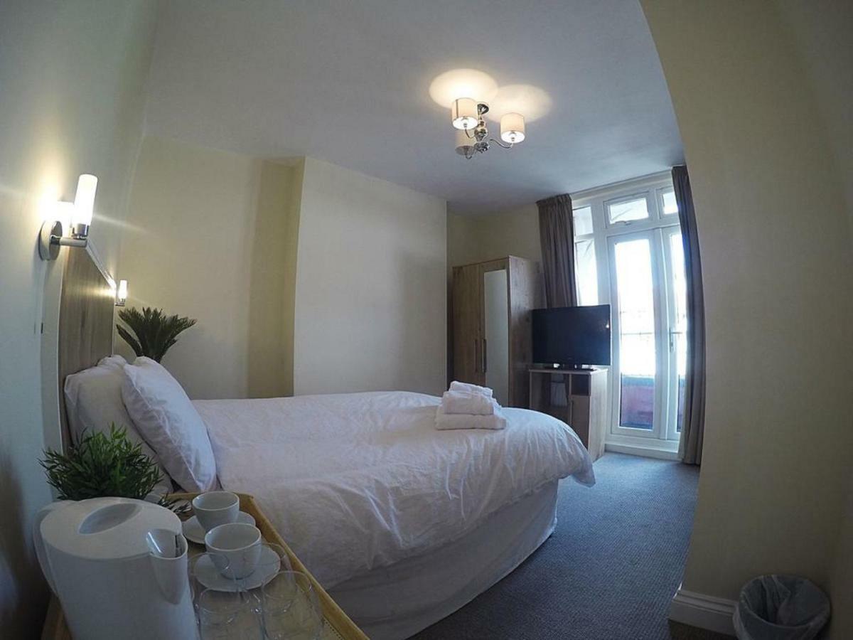Acton Hill Hotel Ealing Eksteriør bilde