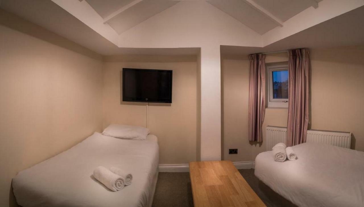 Acton Hill Hotel Ealing Eksteriør bilde