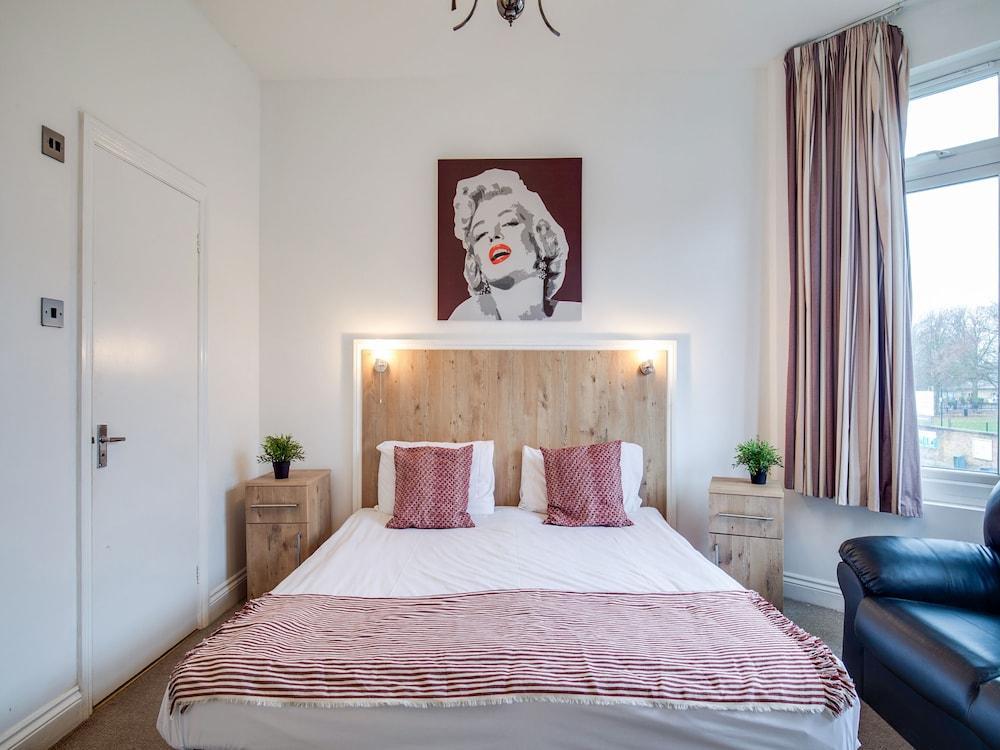 Acton Hill Hotel Ealing Eksteriør bilde